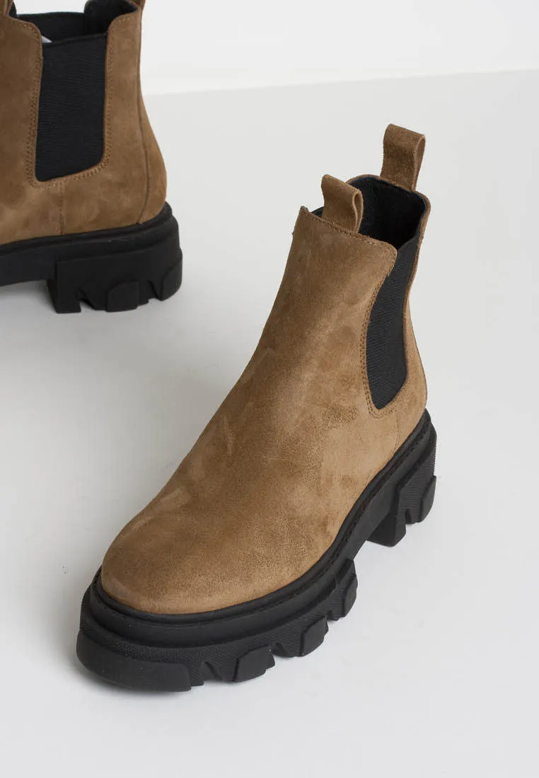 Asta Earth Suede Chelsea Boots