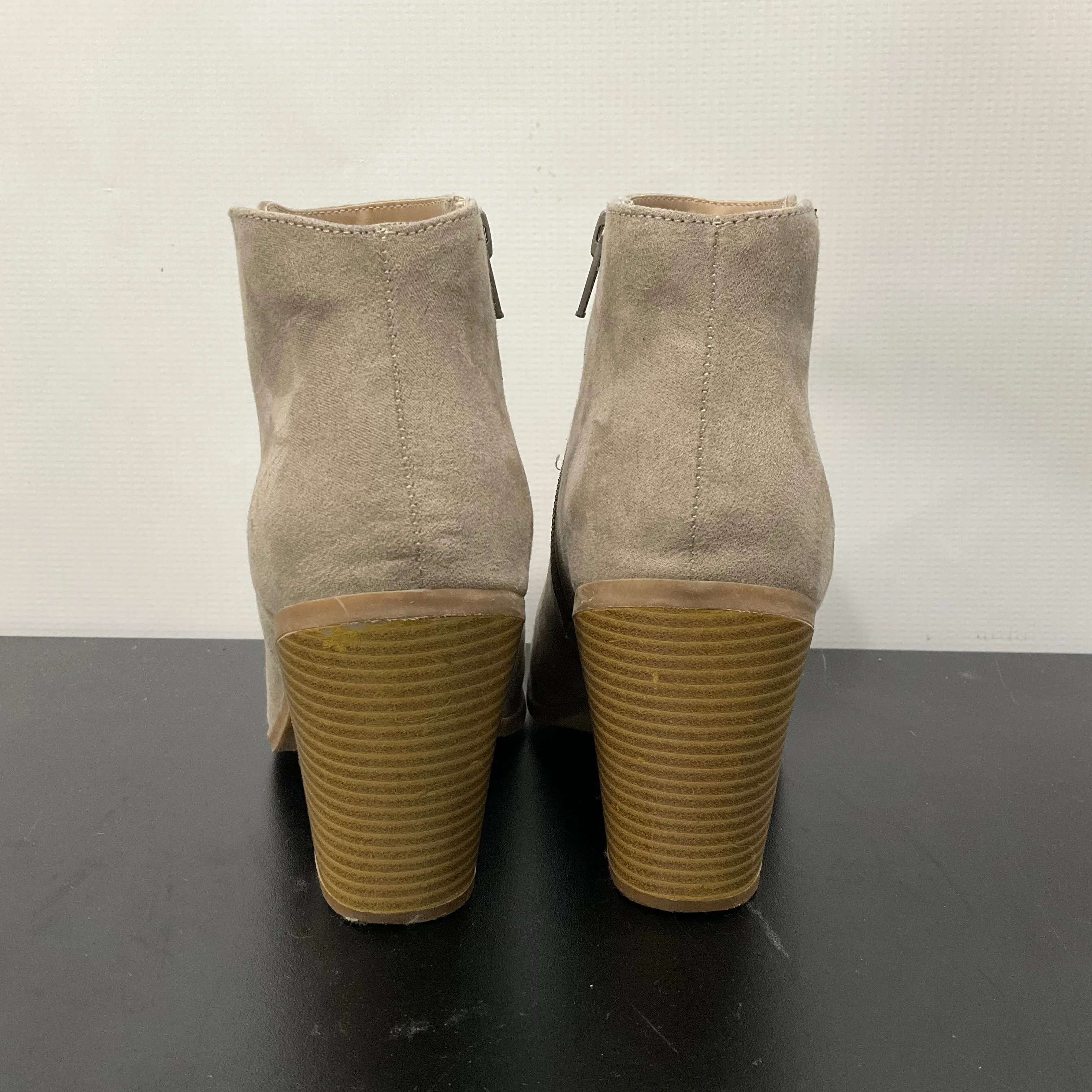 Boots Ankle Heels By Banana Republic In Brown, Size: 8