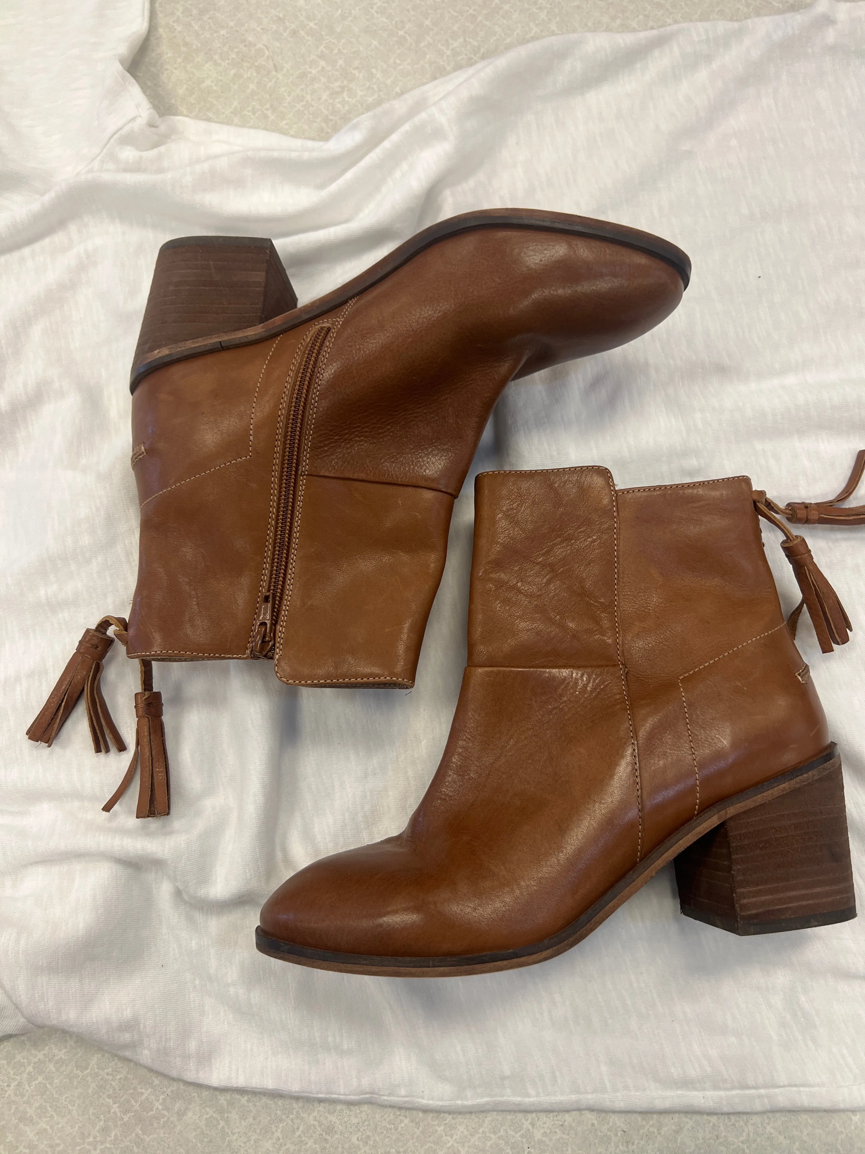 Boots Ankle Heels By Cmc  Size: 8.5