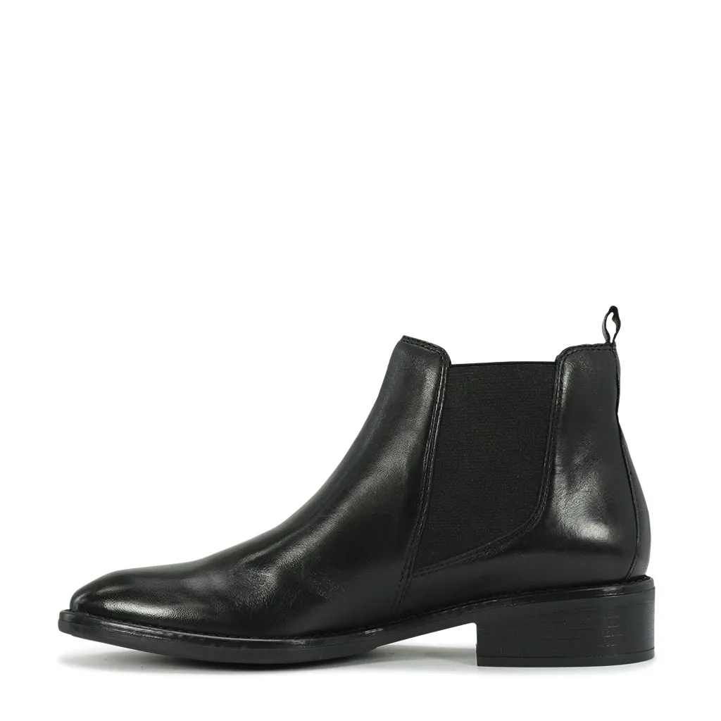 Selva Leather Chelsea Boots