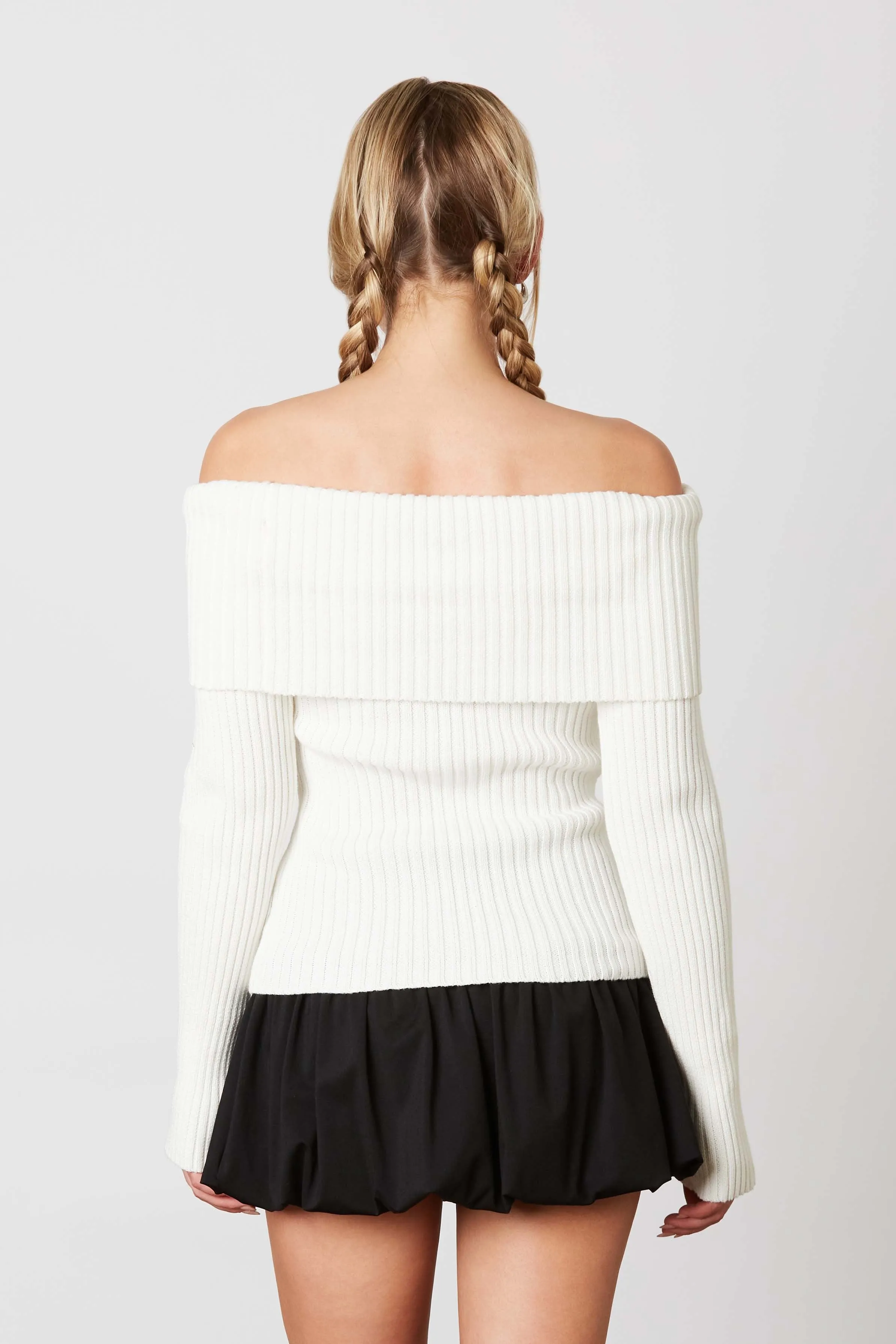 WHITE OFF THE SHOULDER SWEATER